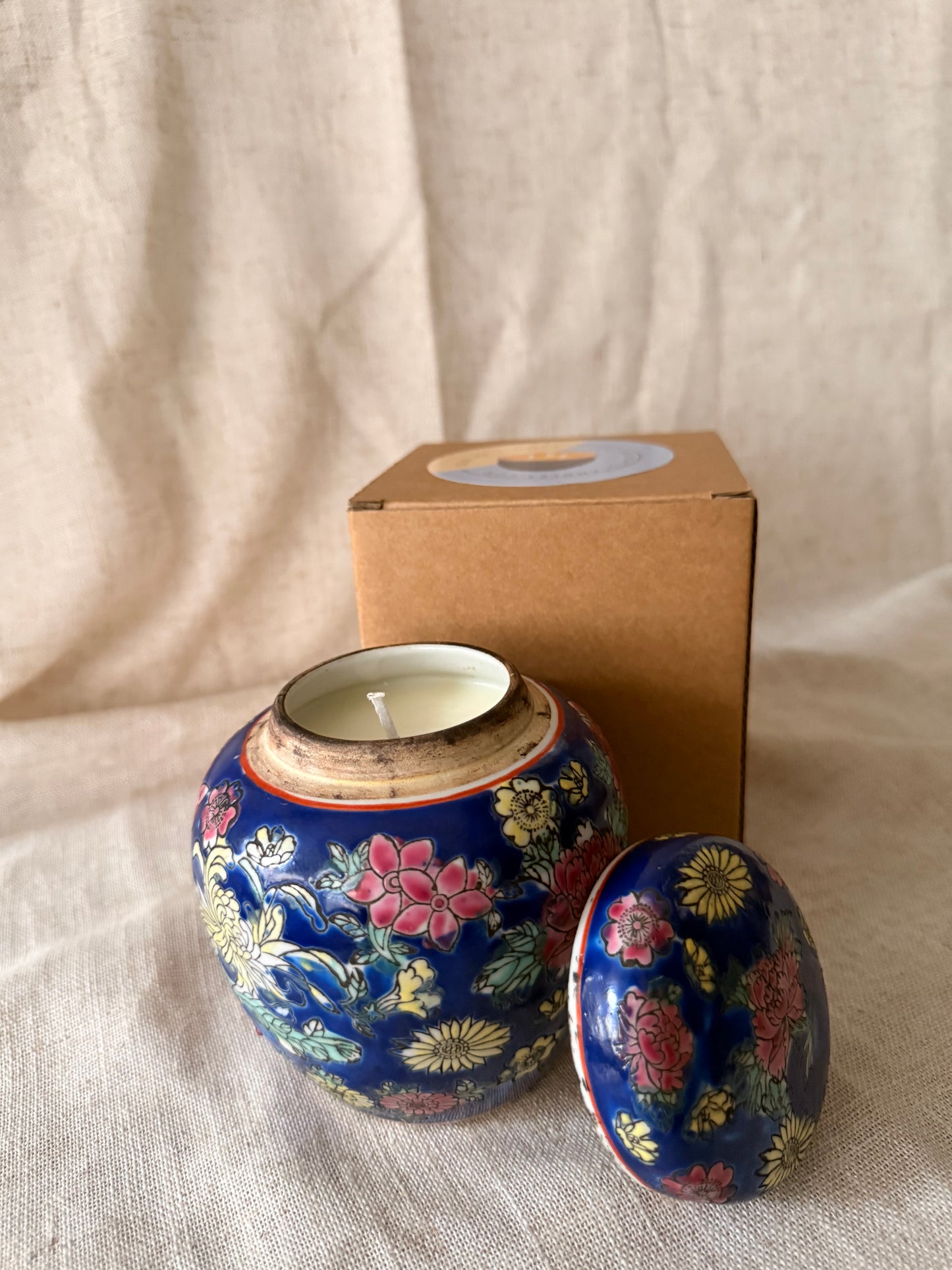 Bright blue Floral round tea jar Candle