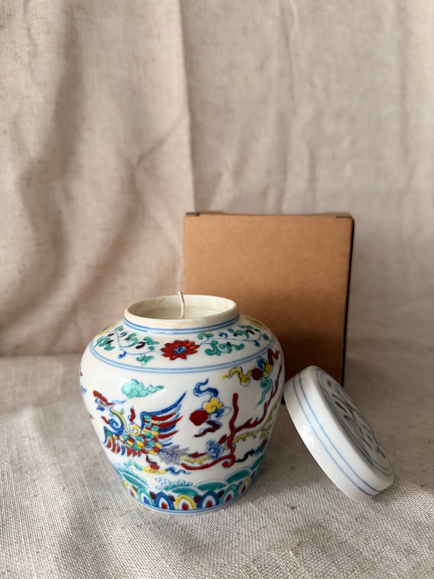 Fine porcelain small ginger jar candle