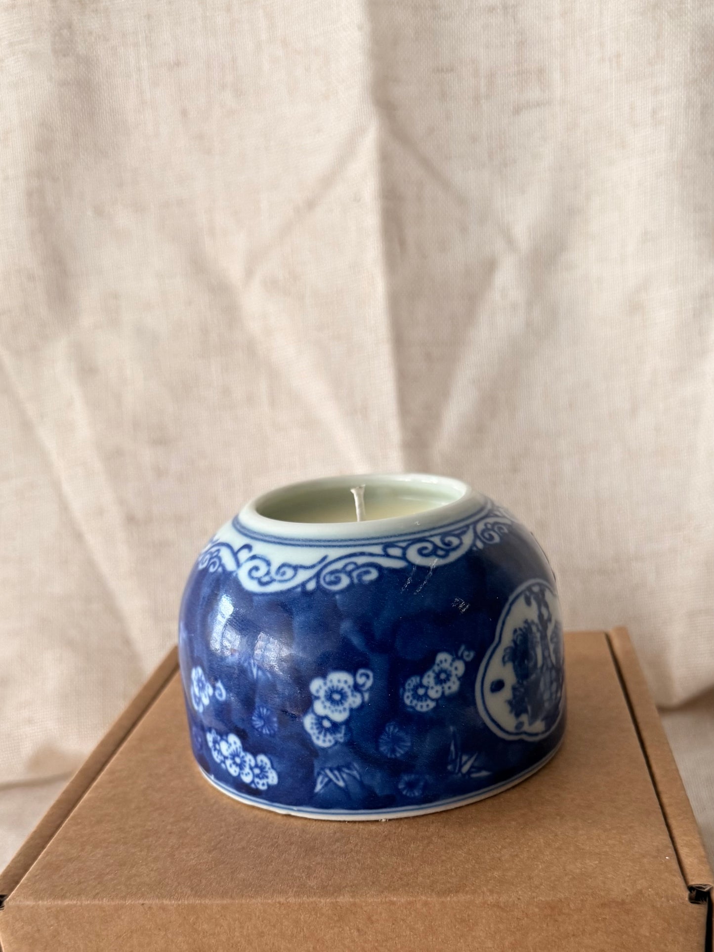 Small blue floral vintage Candle
