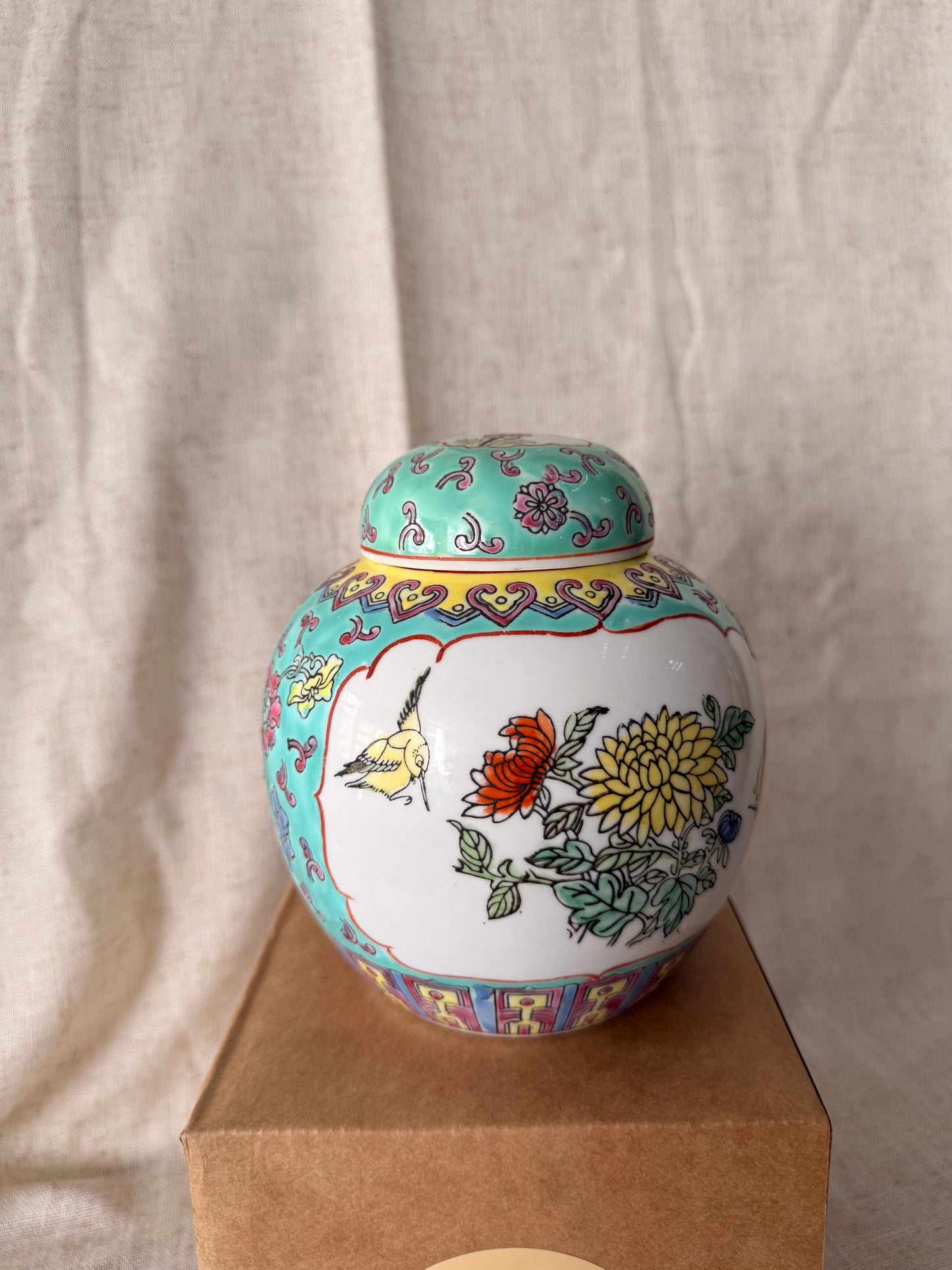 Turquoise blue Bird ginger jar Candle