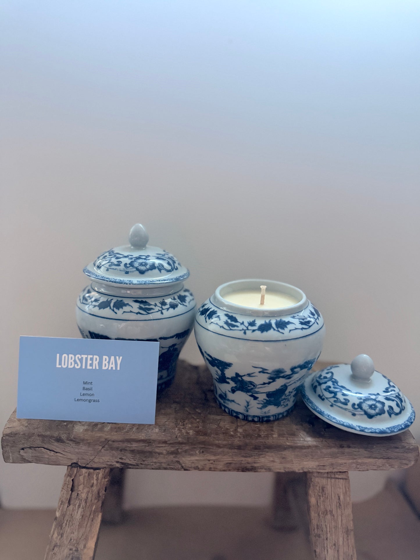 Small blue and white tea jar 1 wick candle