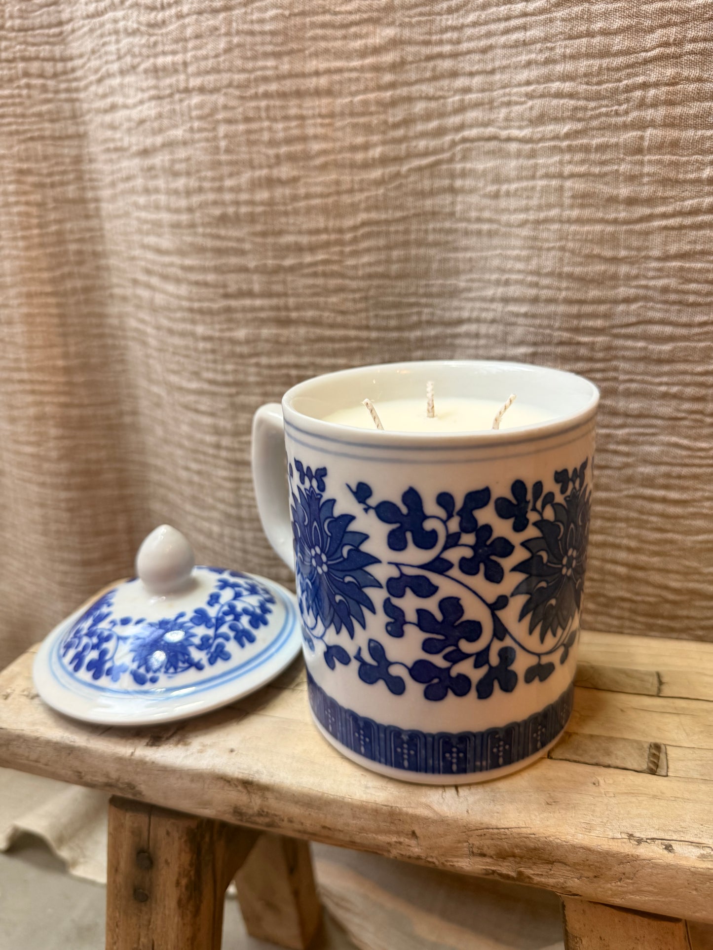 Floral blue and white Mug Candle