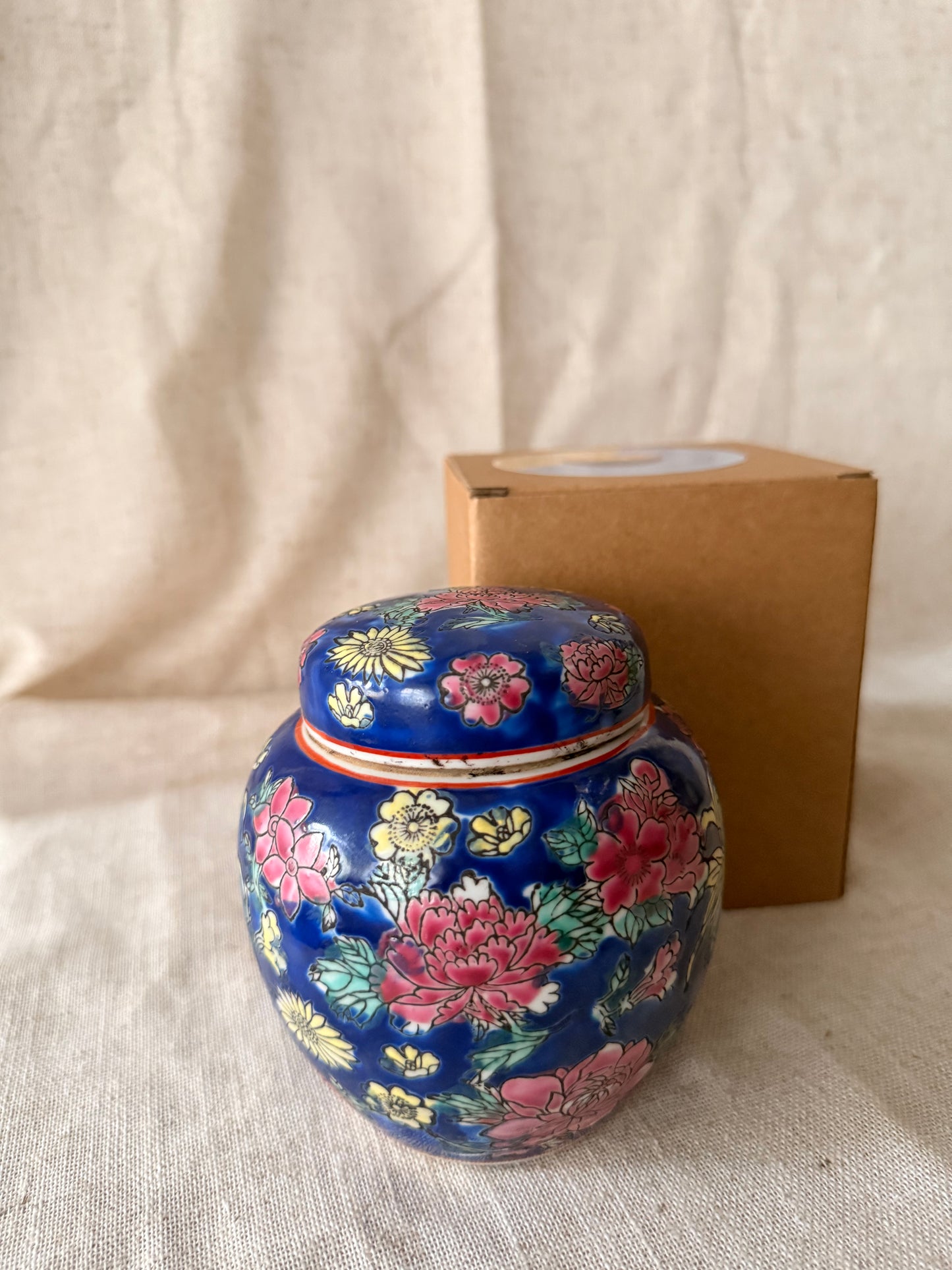 Bright blue Floral round tea jar Candle