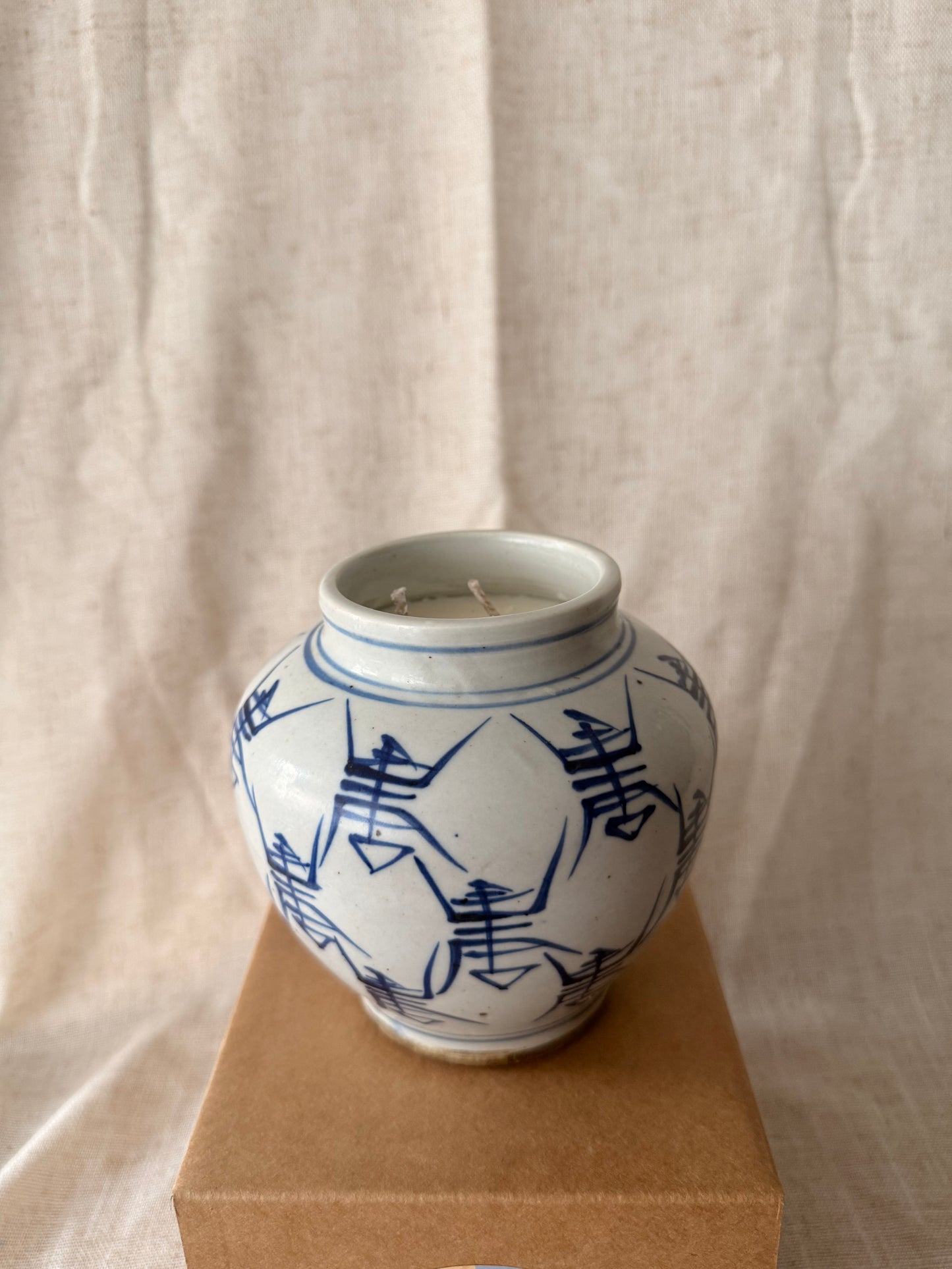 Characters small Vase 3 wicks Candle