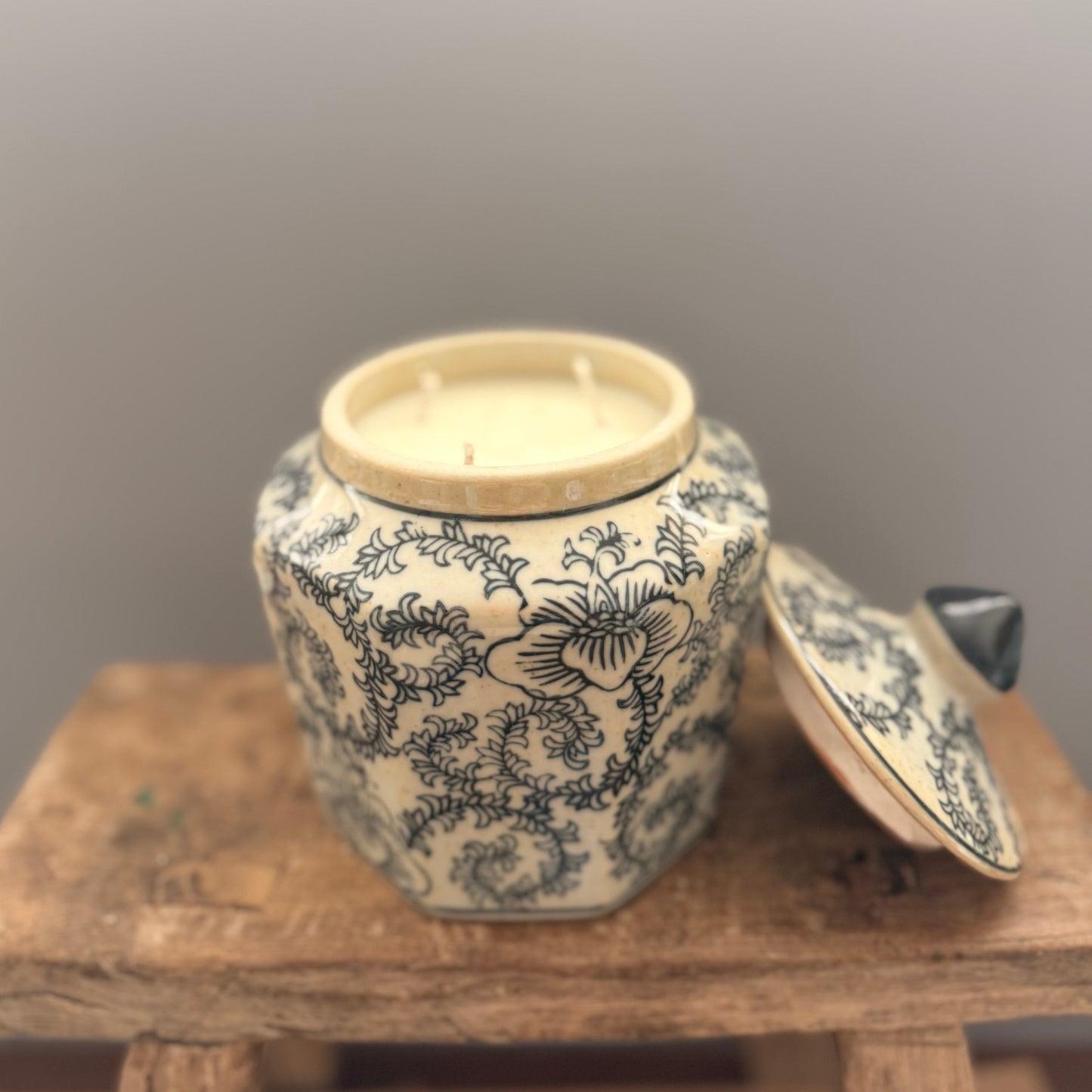 Lotus hand painted tea box 3 wicks candle