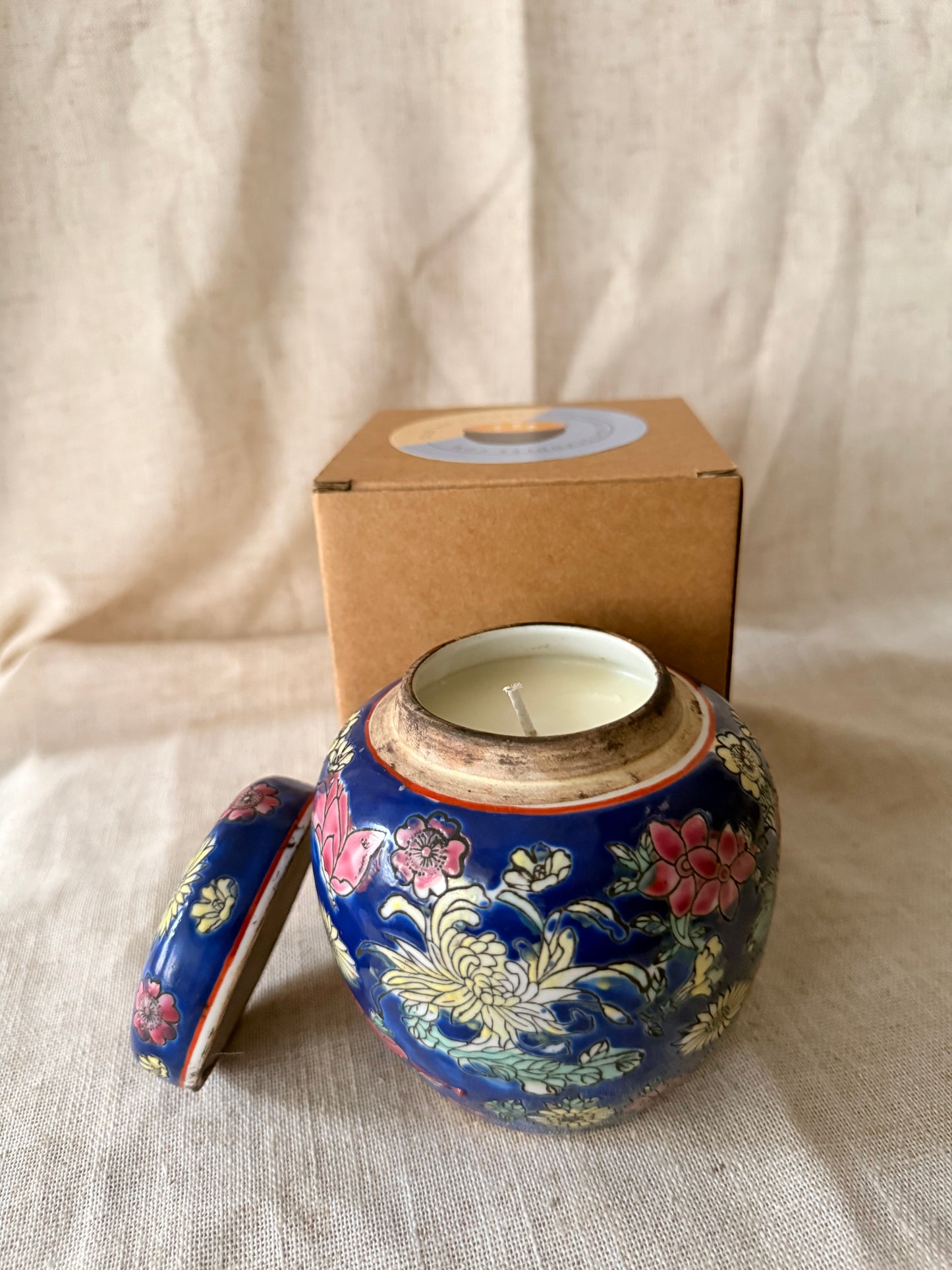 Bright blue Floral round tea jar Candle