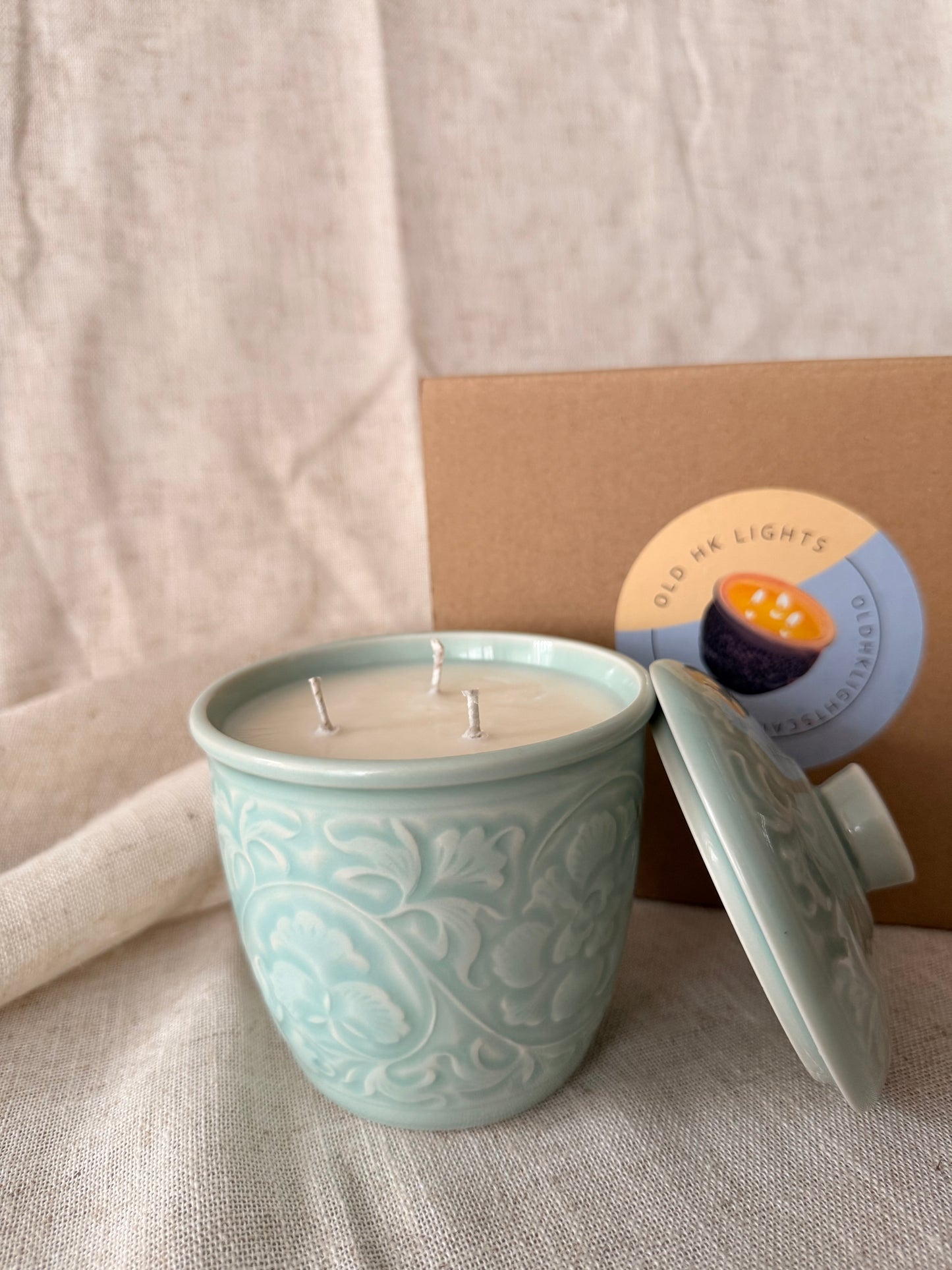 Celadon floral cup 3 wicks candle