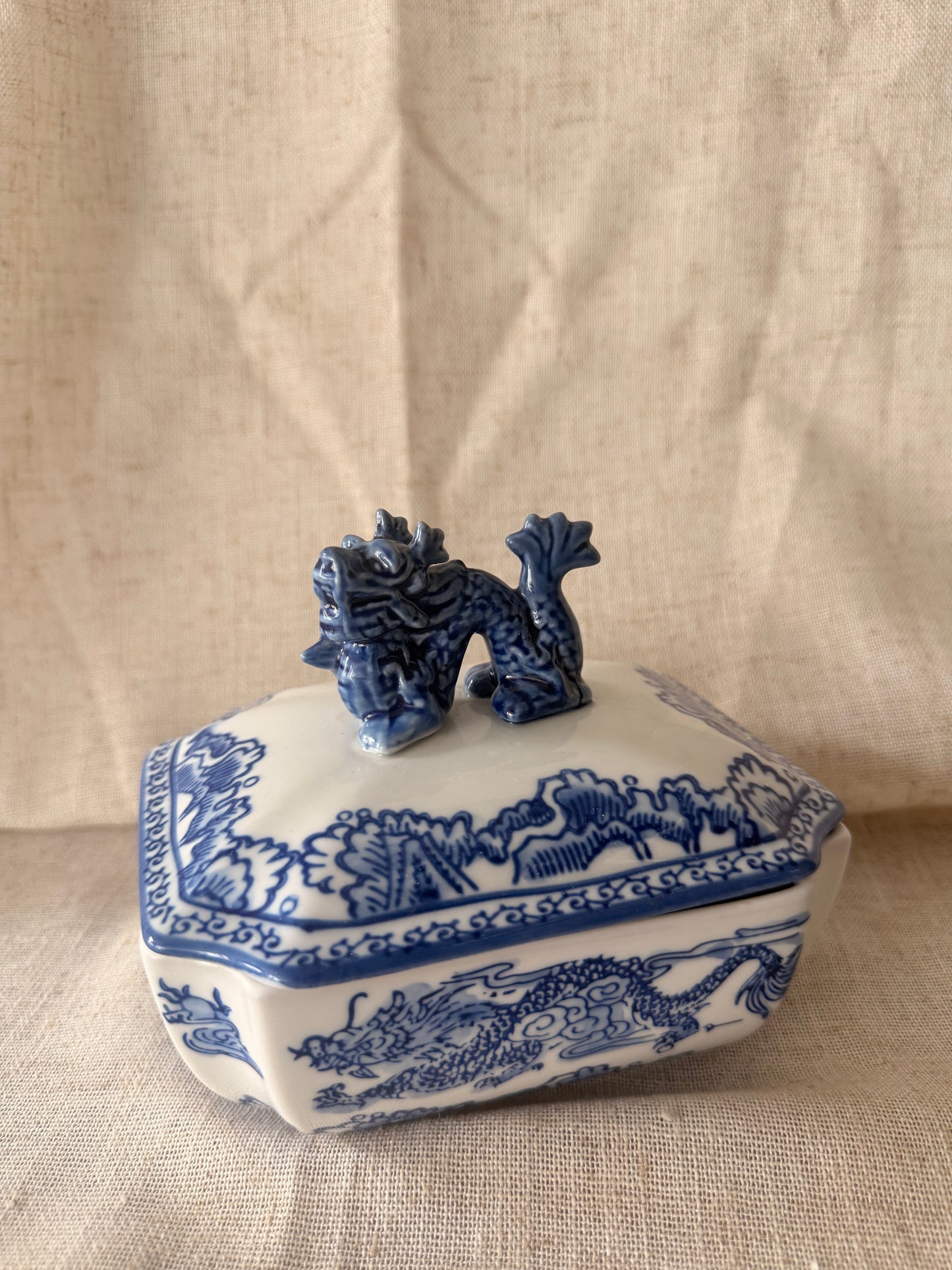 Dragon blue and white Dragon box Candle