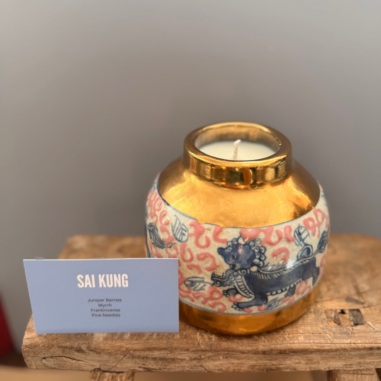 Gold navy and pink 1 wick lion candle