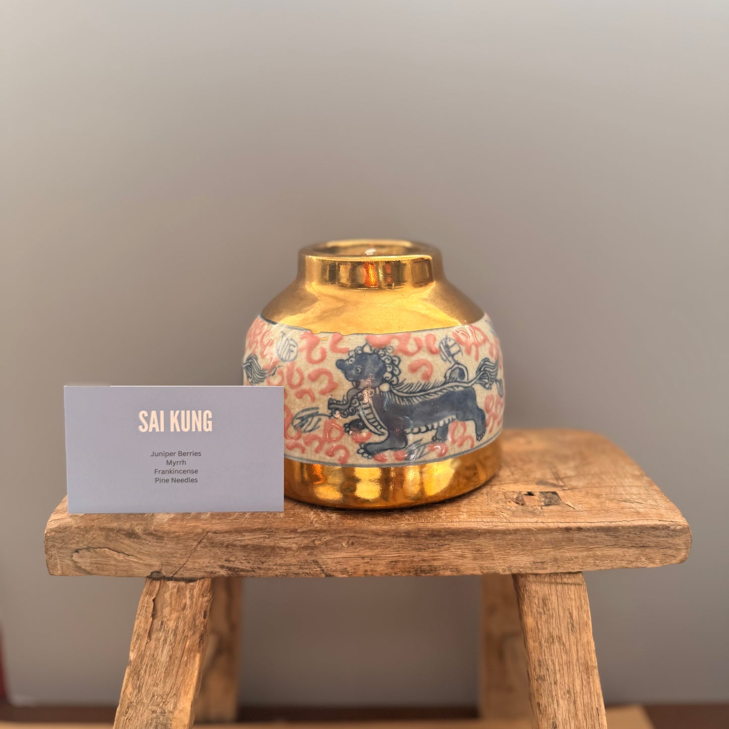 Gold navy and pink 1 wick lion candle