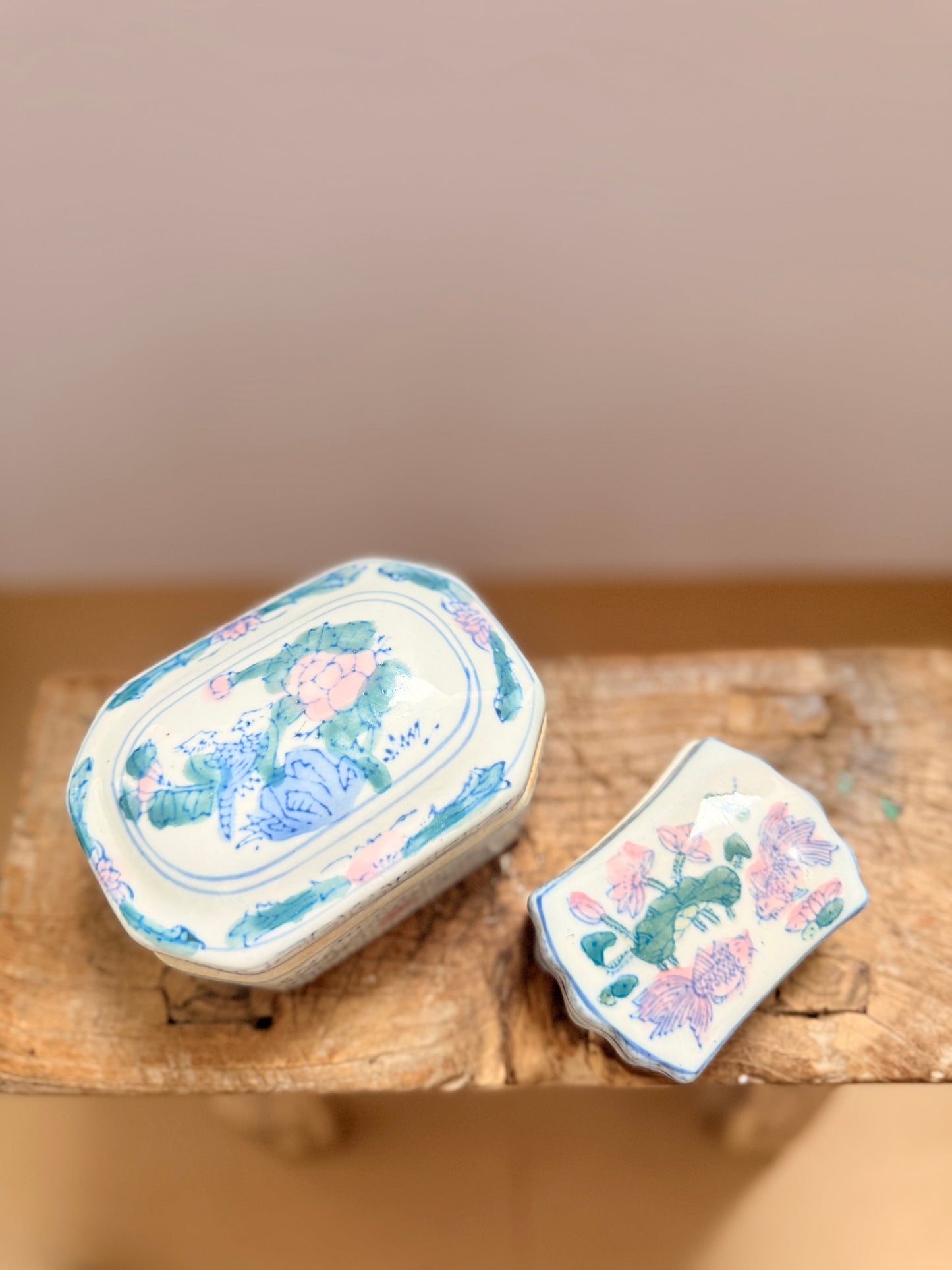 Small pastel porcelain box candle