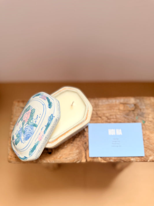 Small pastel porcelain box candle