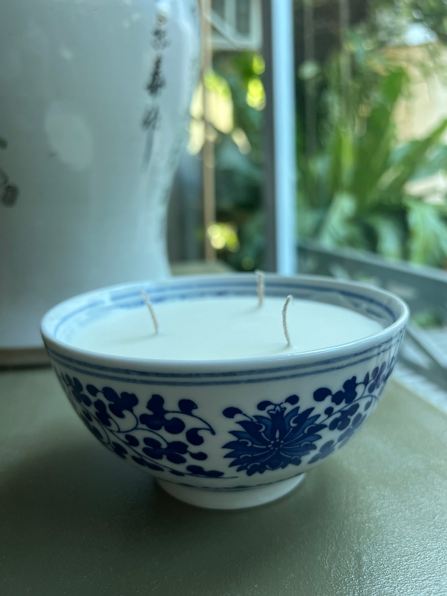 Soup bowl 3 wicks blue and white floral candle