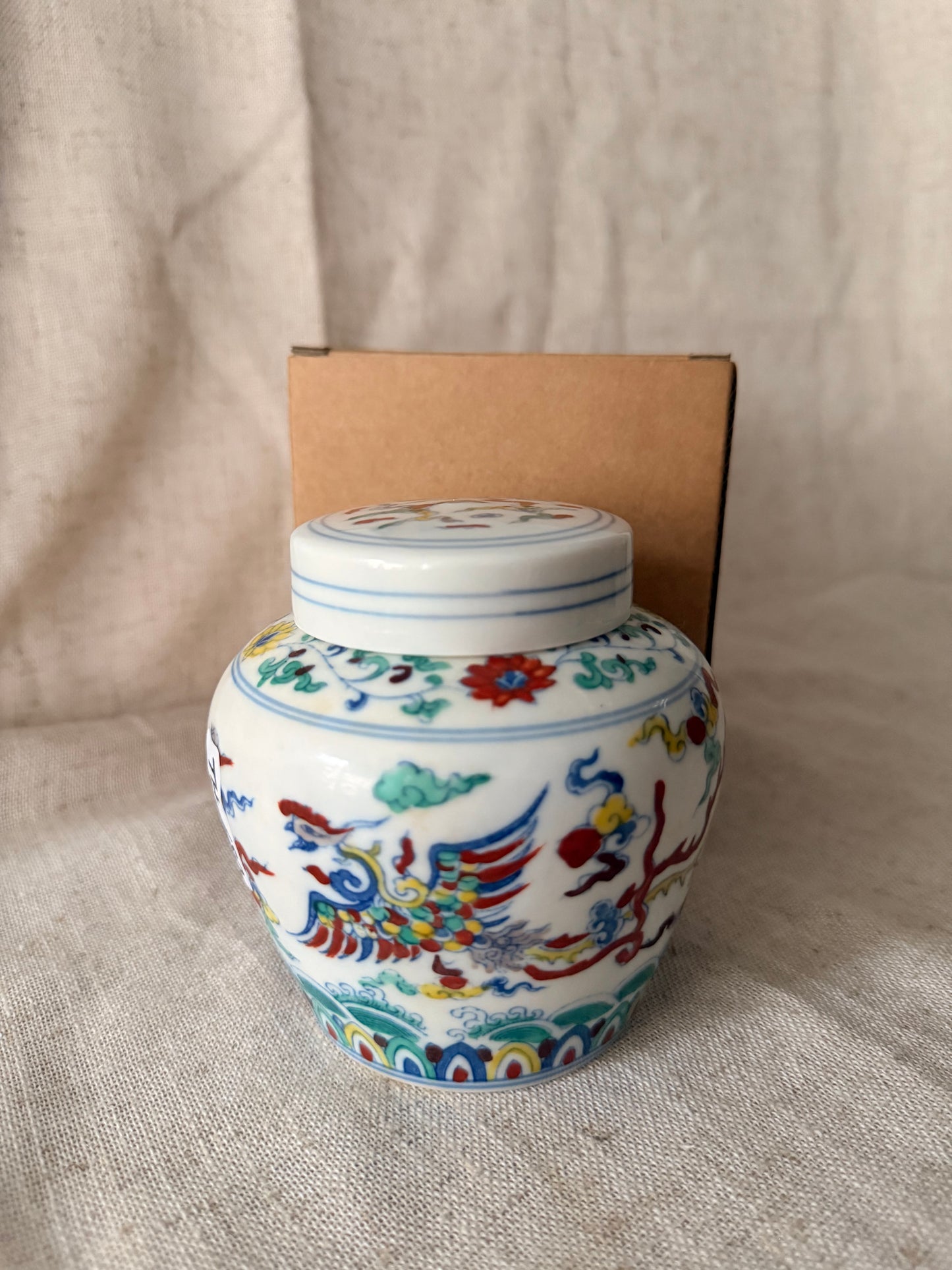 Fine porcelain small ginger jar candle