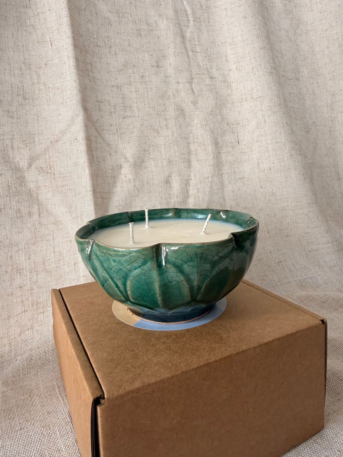 Green vintage Lotus bowl Candle