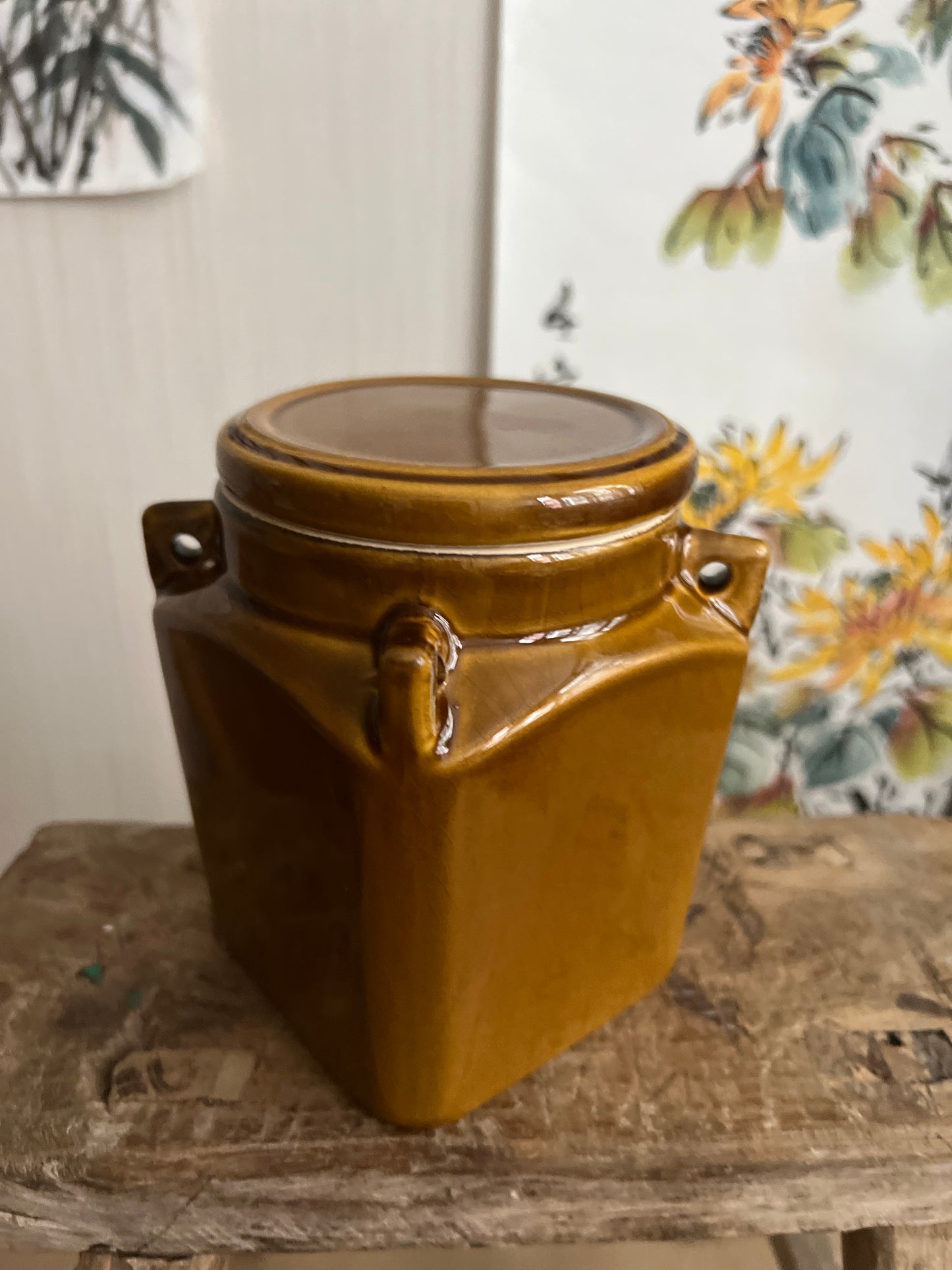 Brown glazed ceramic box Mui Wo Candle