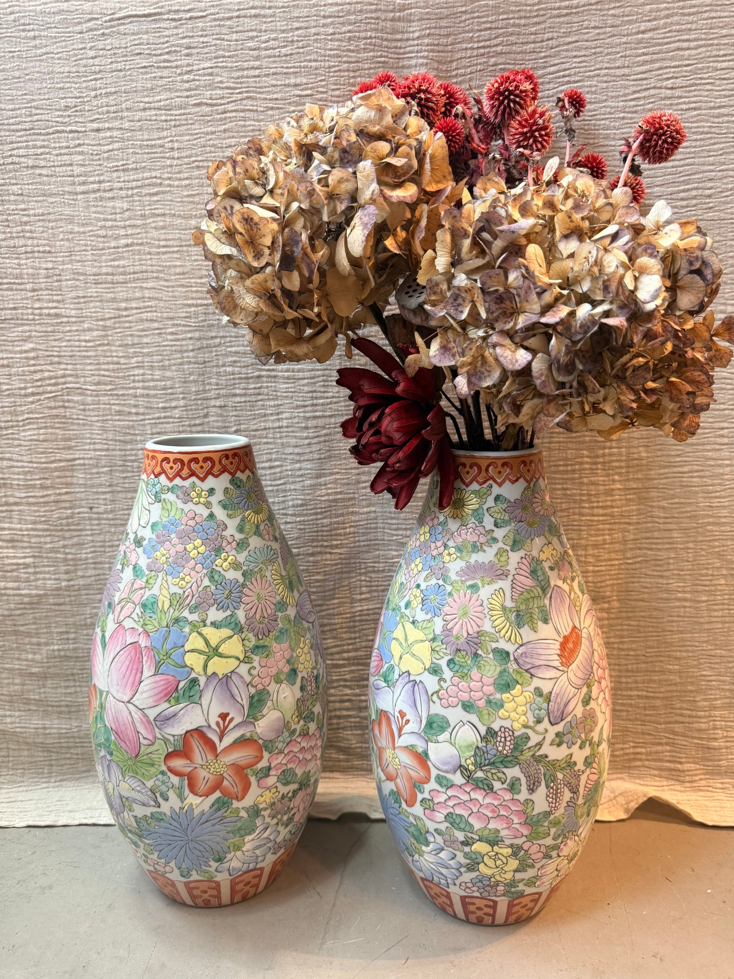 Pair 10000 flowers hand-painted in HK Vases