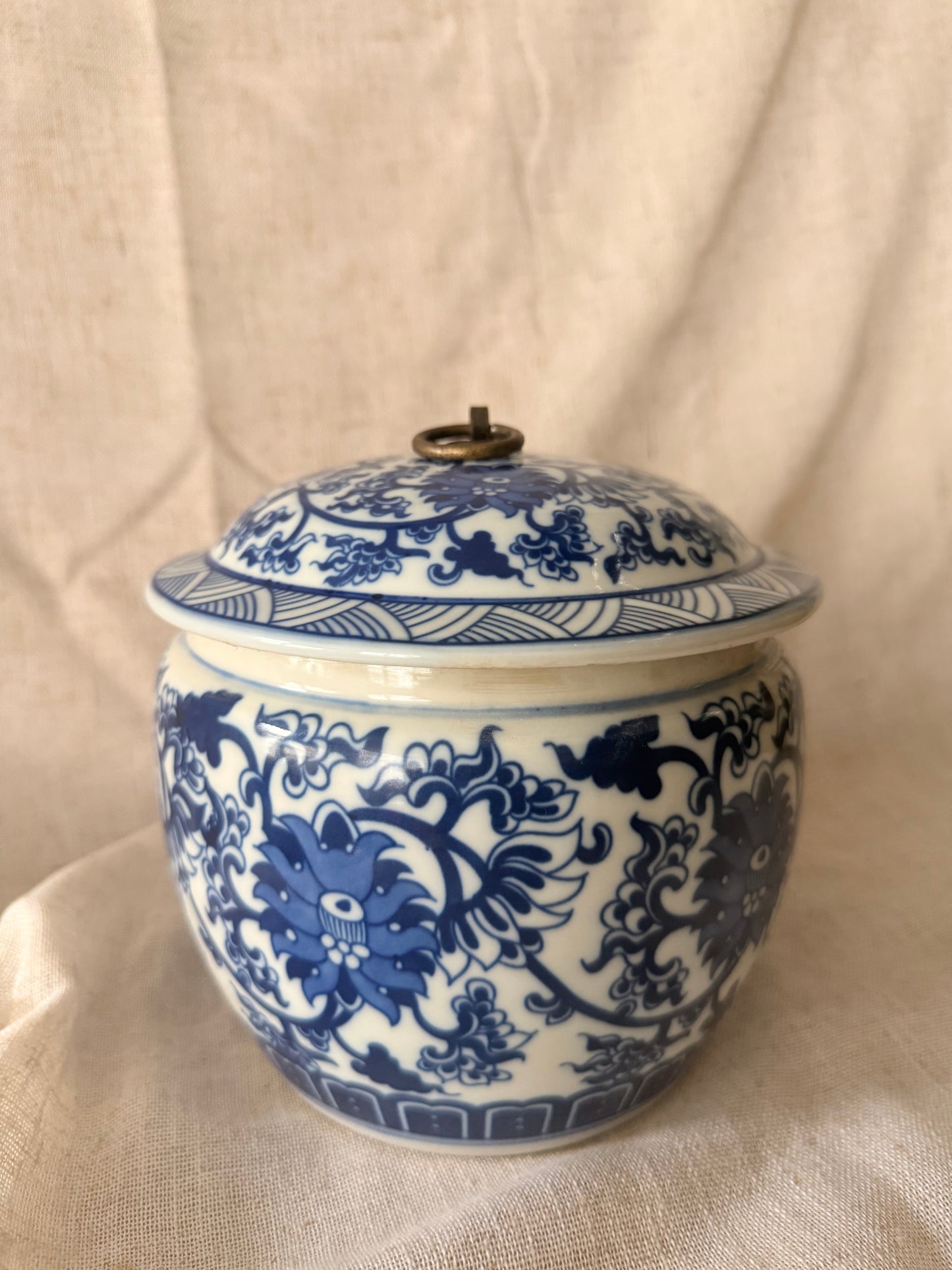 Porridge Jar floral blue and while large Candle