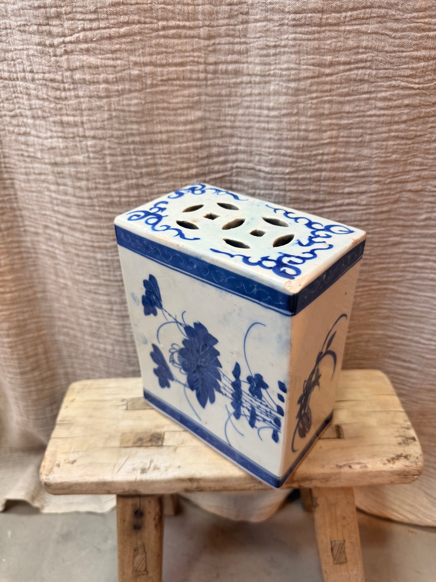 Ceramic blue and white Floral Antique pillows