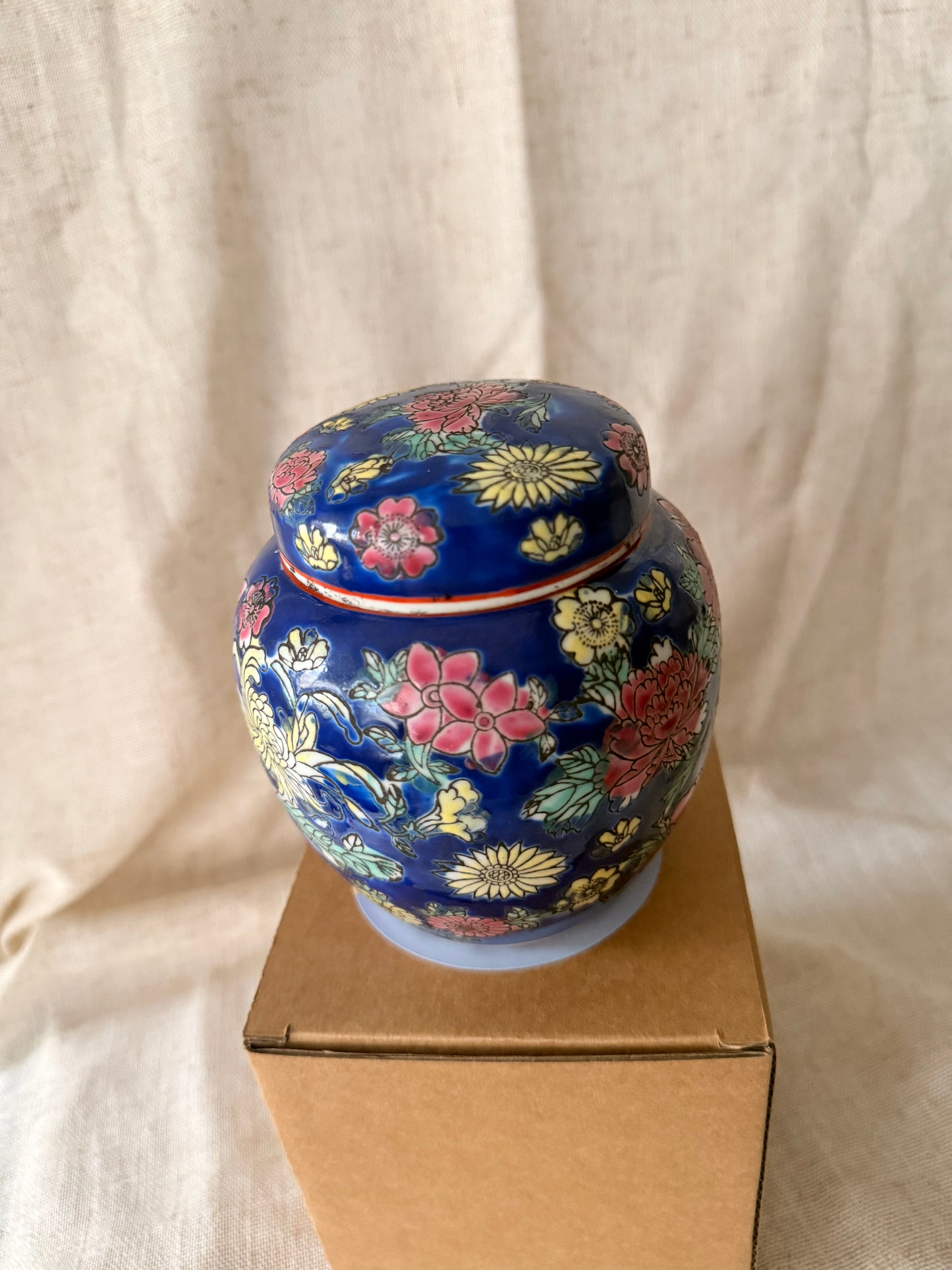 Bright blue Floral round tea jar Candle