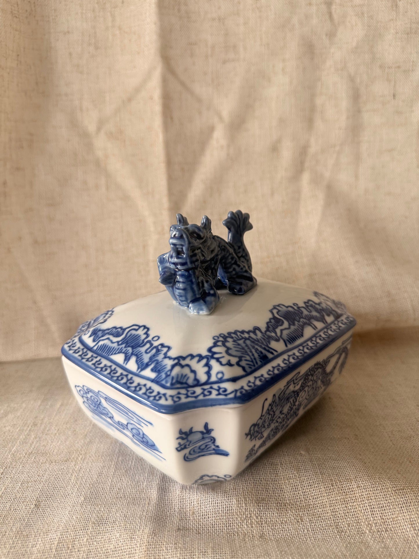 Dragon blue and white Dragon box Candle