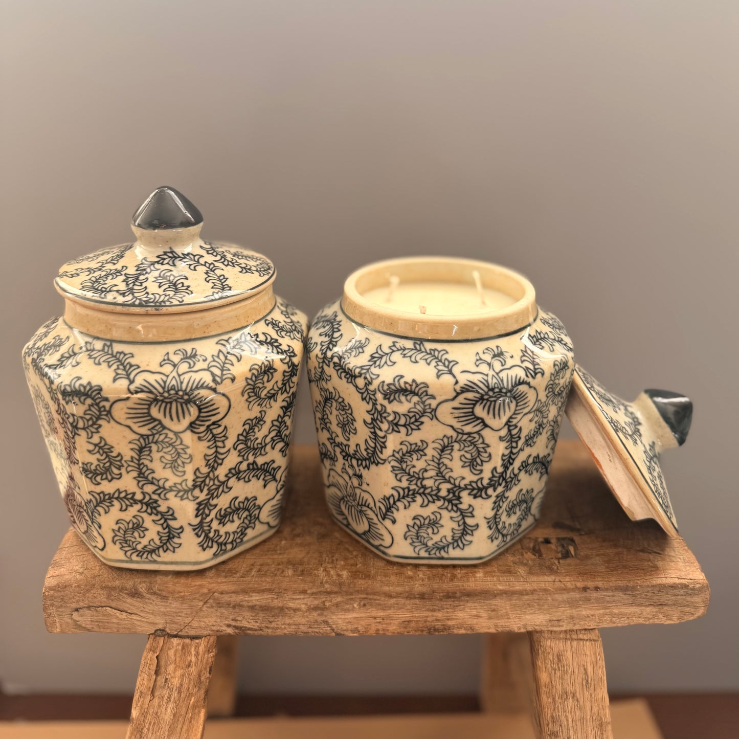 Lotus hand painted tea box 3 wicks candle