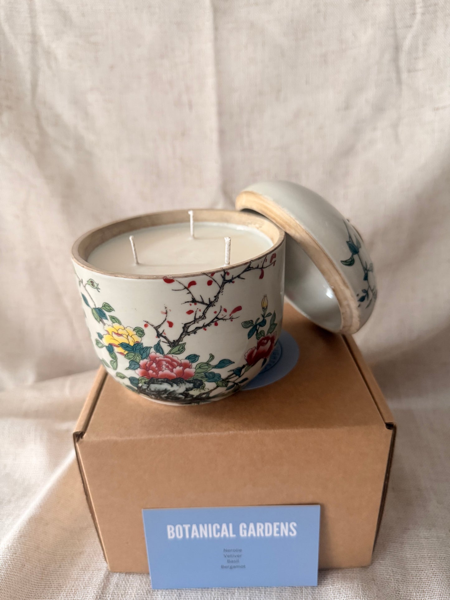 Round roses Tea Jar Candle