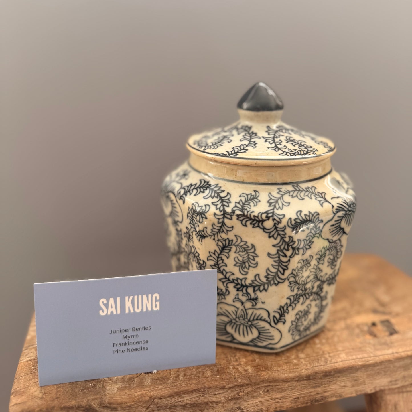 Lotus hand painted tea box 3 wicks candle