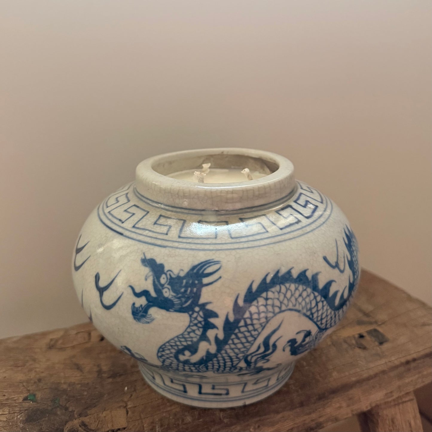 Dragon jar blue and white 3 wicks candle