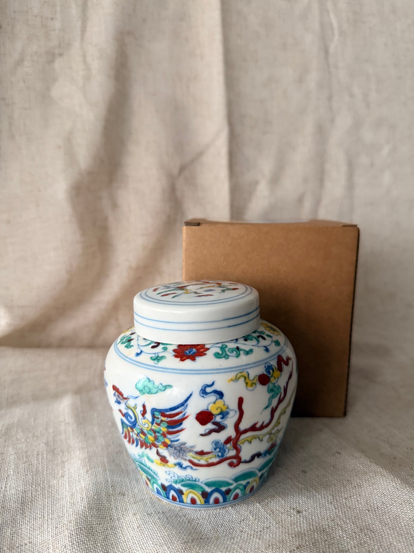 Fine porcelain small ginger jar candle