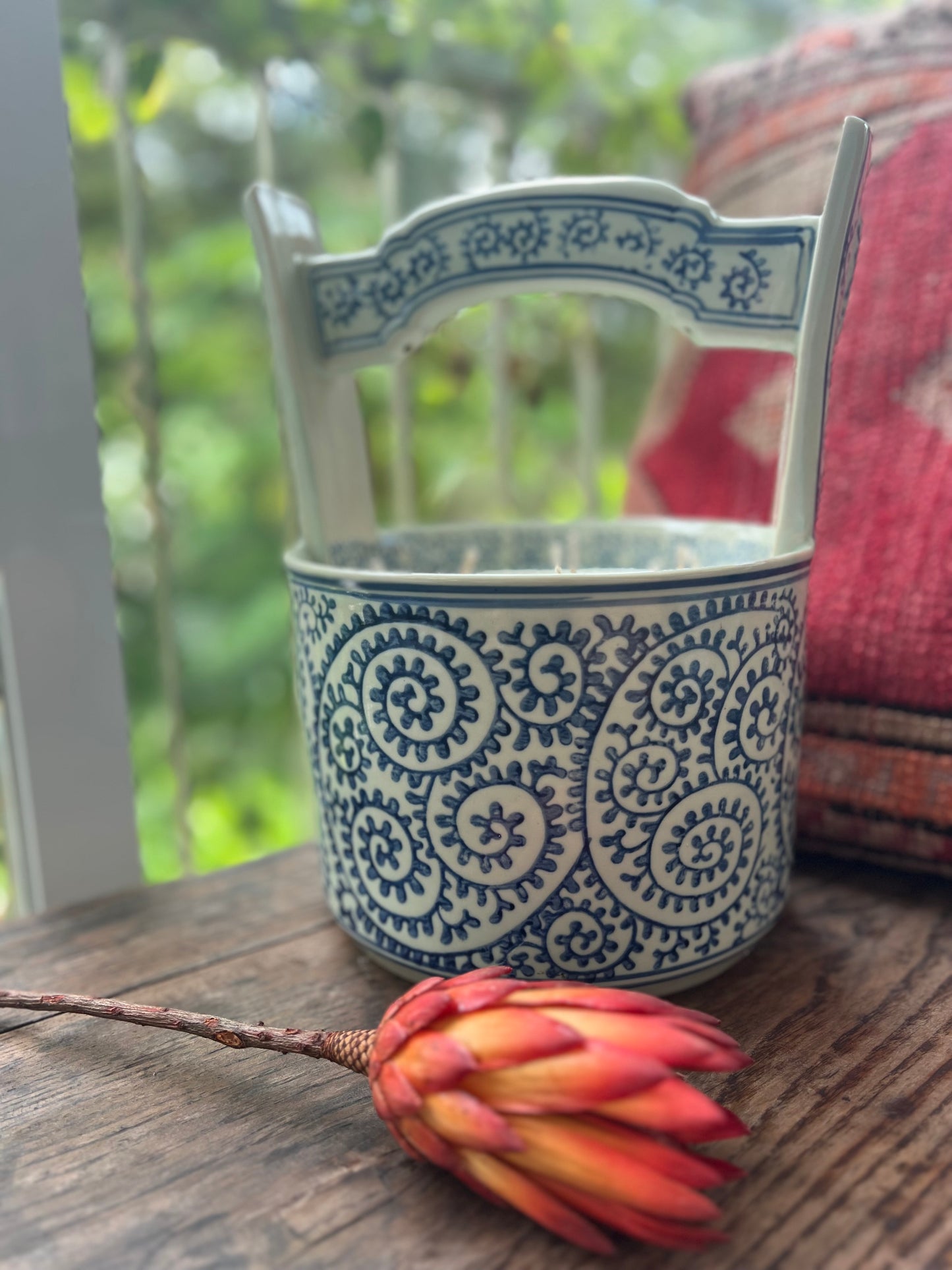 Ceramic blue and white bucket 8 wicks candle