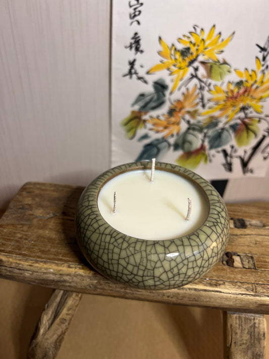 Small cracked ceramic green 3 wicks Candle