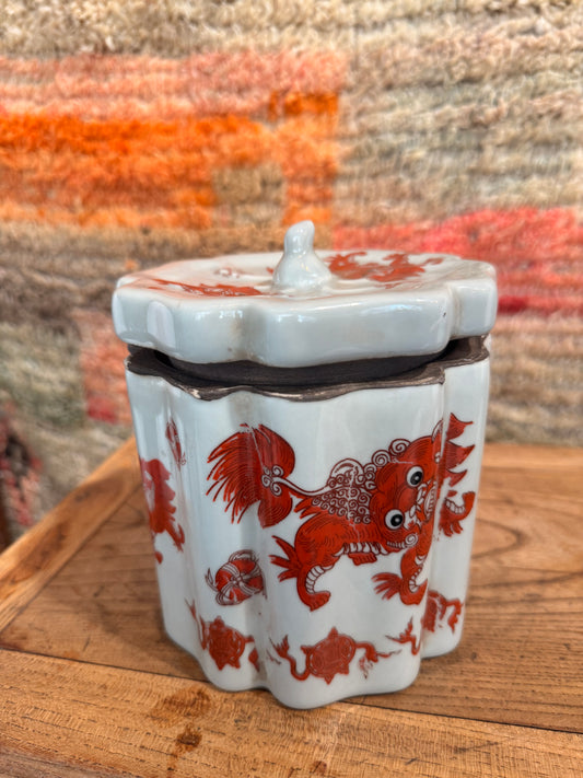 Large red Foo Dog 6 wicks Candle